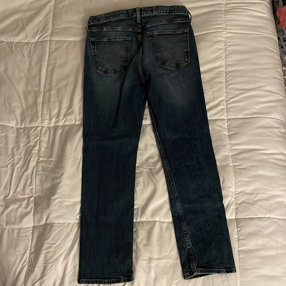 Old Navy Slim jeans - Picture 2 of 3